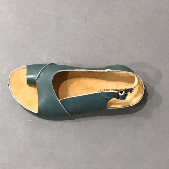 EL NATURALISTA GREEN LEATHER SANDAL - Picture 1 of 3